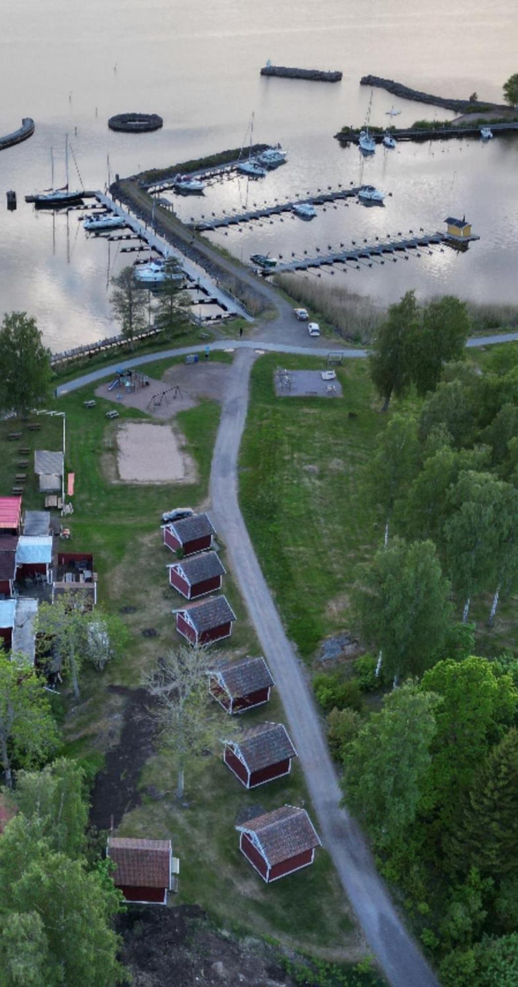 Kanalkrogen Stugor Sjötorp エクステリア 写真